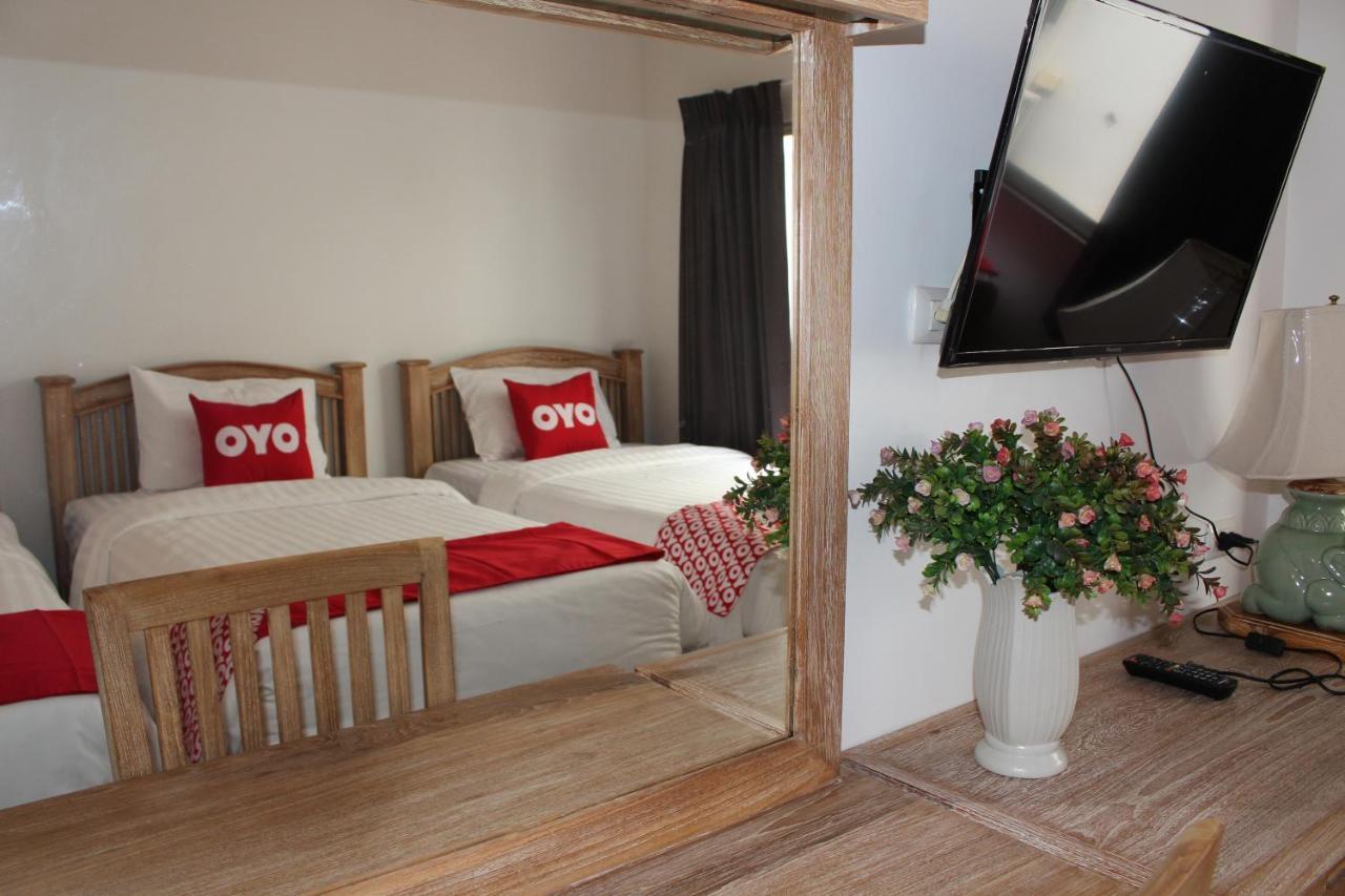 Oyo 75409 Premium The Family Hotel Chiang Mai Bagian luar foto